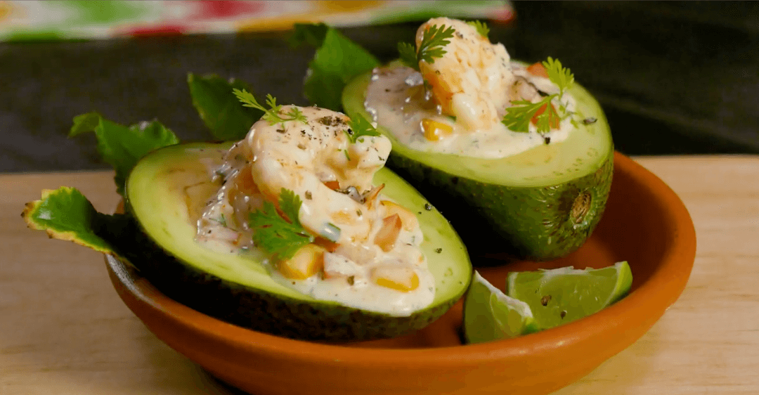 Avocat farci aux crevettes crémeuses