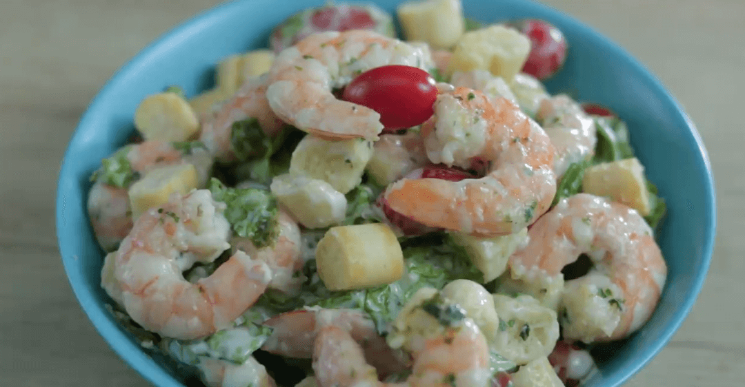 Fresh salad with shrimp